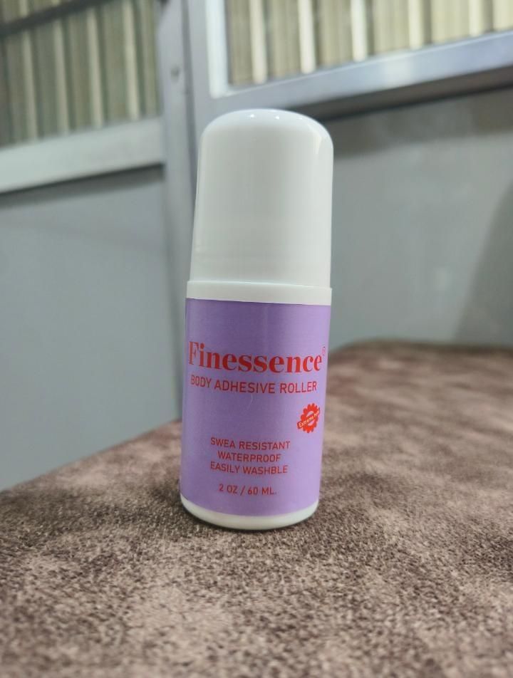 Finessence Body Adhesive Roller
